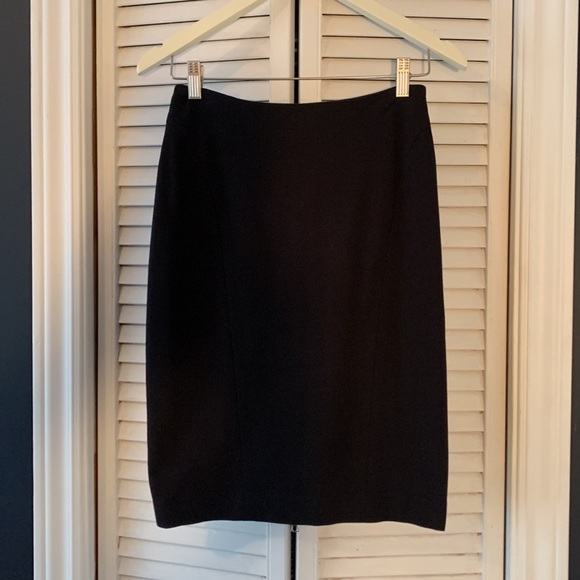 Franco Mirabelli edgy black skirt suit, size 2. - Picture 4 of 8